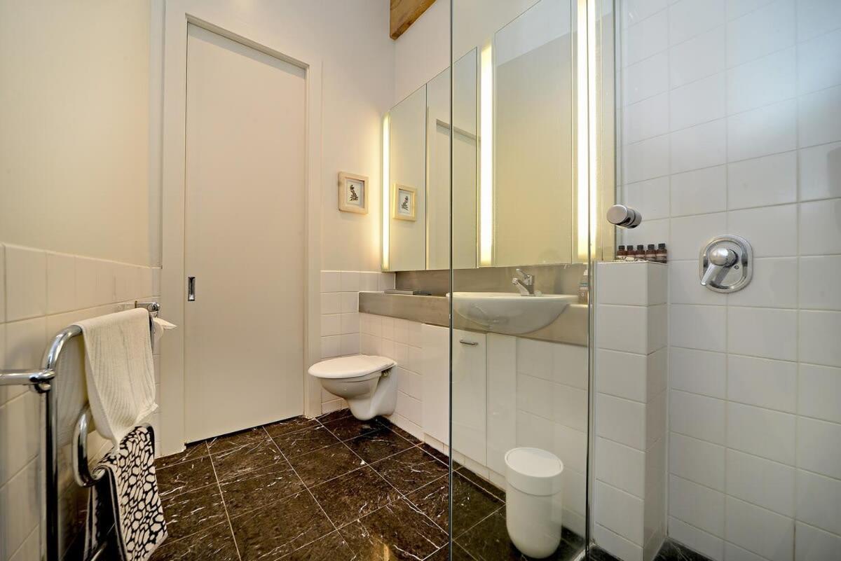 Downtown Designer Luxury Apartment